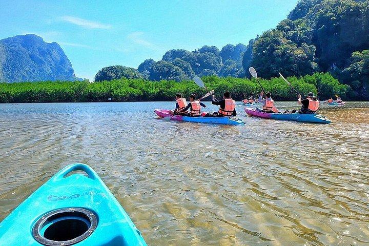 アオ タレーンでのクラビ マングローブ サンセット カヤック旅行