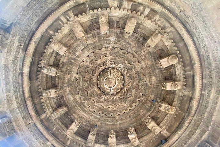 ガイド付きツアー : インドで最も幽霊の出る村 - バンガル (入場料込み)