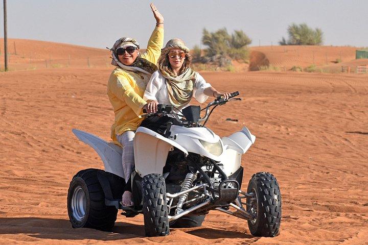 Safari matinal dans le désert à Dubaï en quad