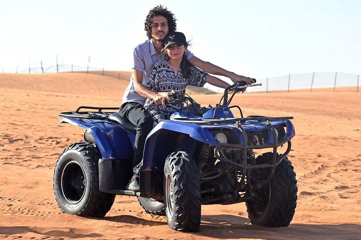 Safari matinal dans le désert à Dubaï en quad