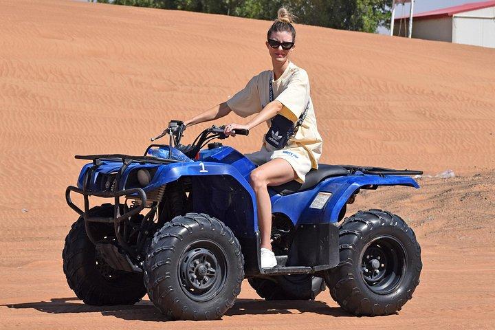 Safari matinal dans le désert à Dubaï en quad