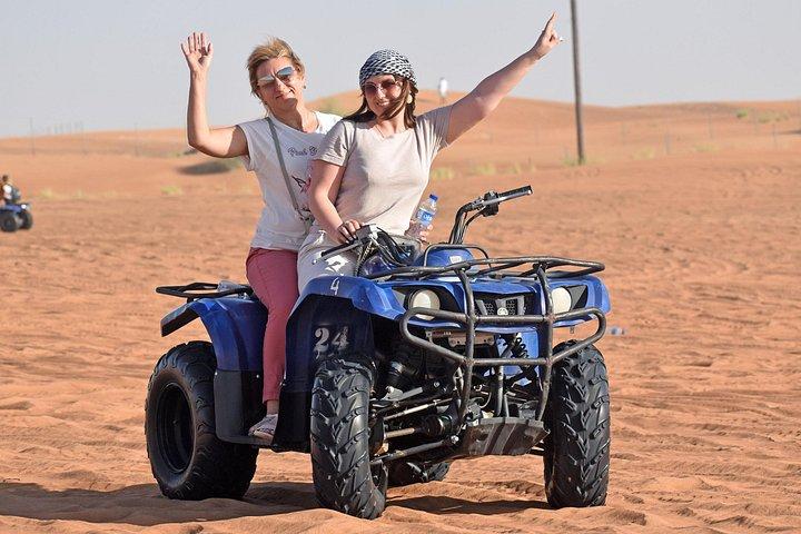 Safari matinal dans le désert à Dubaï en quad