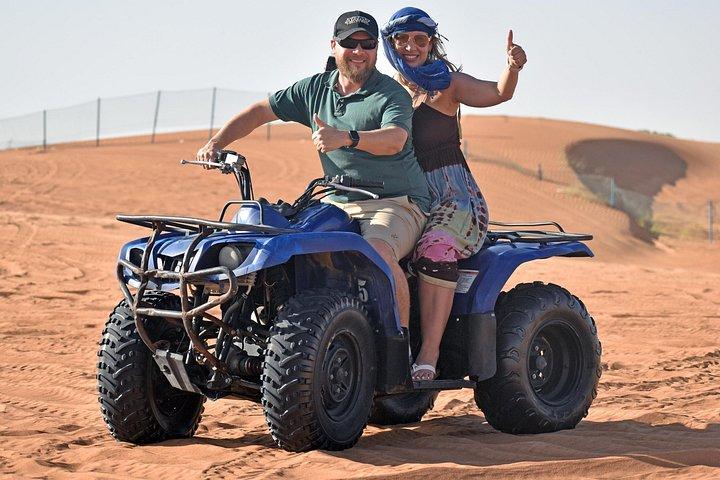 Safari matinal dans le désert à Dubaï en quad