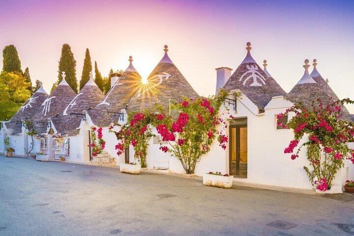 Dia de visita guiada privada a Polignano e Alberobello de Bari