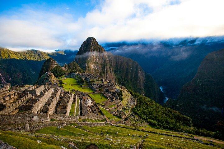Machu Picchu 2-Day Experience by Train with Entrance Tickets