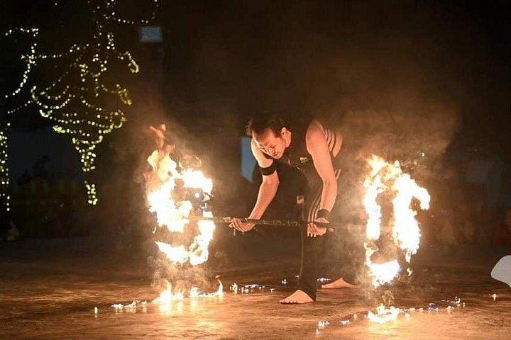 ドバイ、VIP砂漠サファリATVバイク、ラクダ乗り、BBQディナー