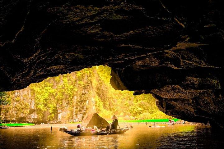 Excursion d'une journée à Hoa Lu, excursion en bateau à Tam Coc et grotte de Mua
