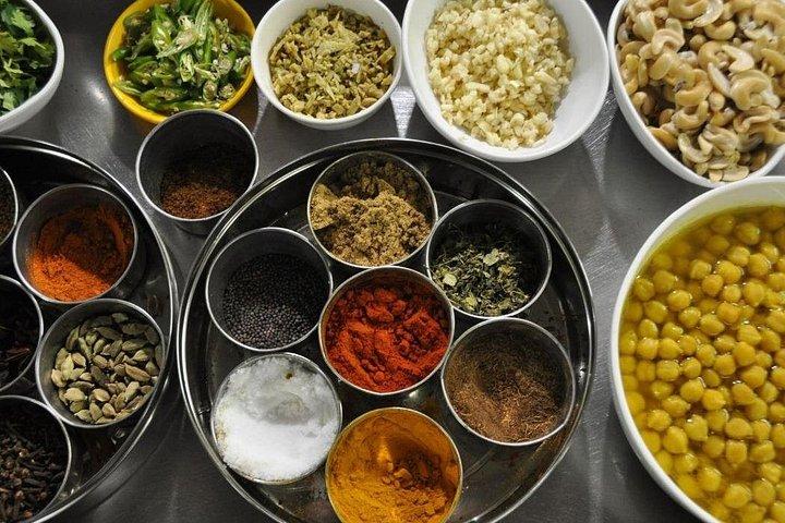 インドの家庭訪問料理のデモ