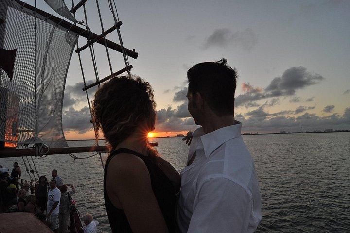 Romantic Lobster Dinner at Cancun (Sunset or Night) (2x1)