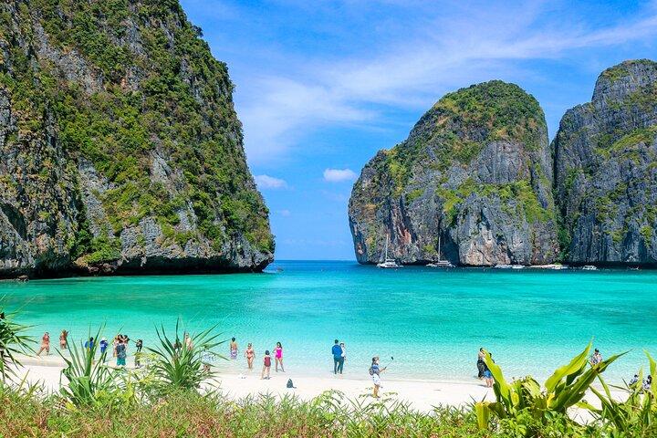 プーケットからの送迎付きマヤ湾、ピピ島、カイ島への日帰り旅行