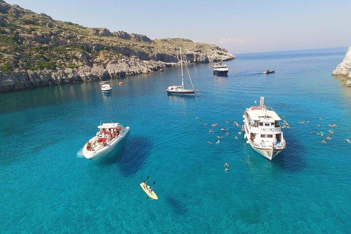 クルーズシップスペシャル | VIPヨット旅行 | 3 つの最高のビーチを経由してロードスからリンドスへ