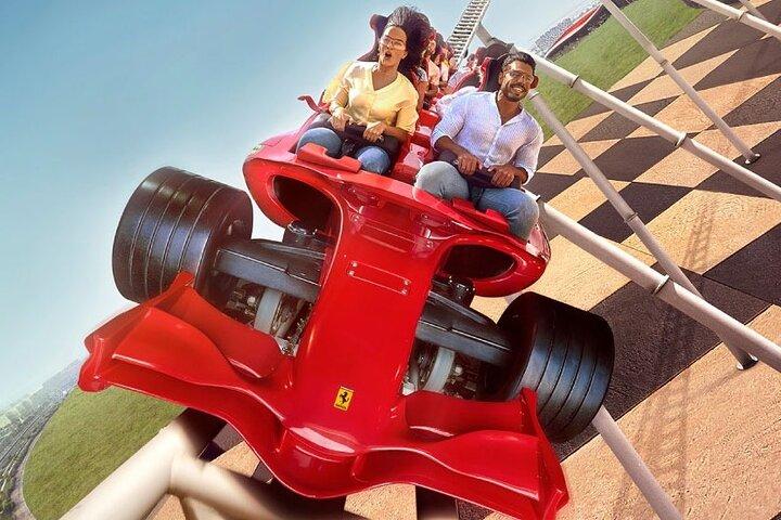 Parc à thème Ferrari Abu Dhabi avec prise en charge et retour