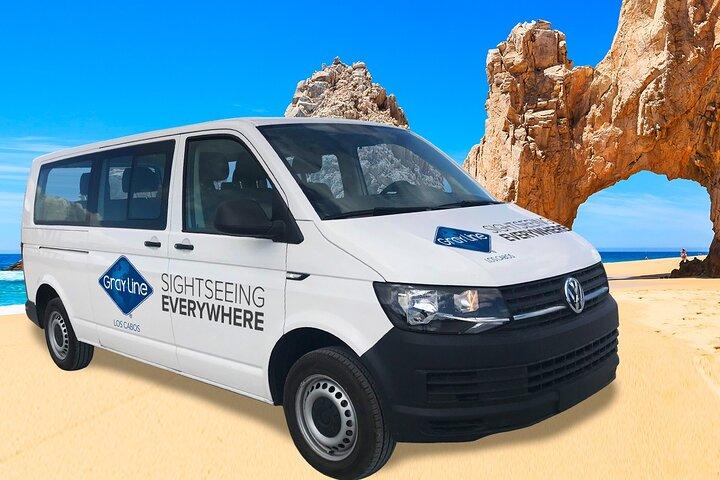 Traslado privado de ida y vuelta en minivan de Los Cabos