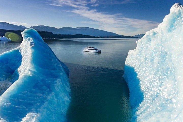 昼食付きエル カラファテからのエスタンシア クリスティーナ 1 日旅行