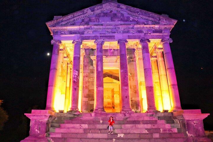 Tur til Garni, Geghard, Symphony of Stones