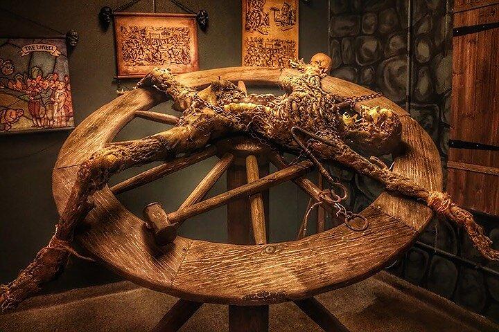 Hollywood Medieval Torture Museum Ticket mit Geisterjagd