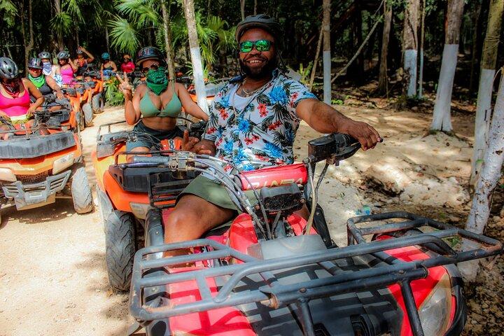 Medio día en Cancún Atvs Tirolesas y Cenote Park