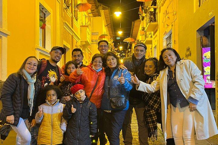 Recorrido nocturno por Quito con tiempo libre en La Ronda