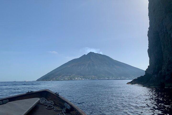 ストロンボリ島の独占ツアー、パスクアロとのボートツアー