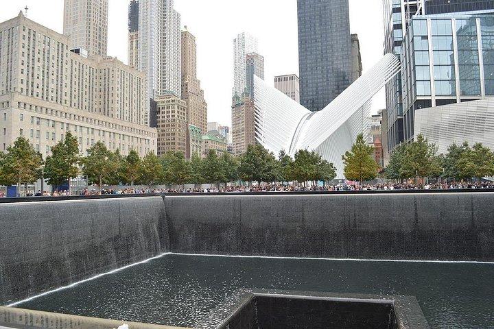 ニューヨーク市:金融街と 9/11 メモリアル ツアー
