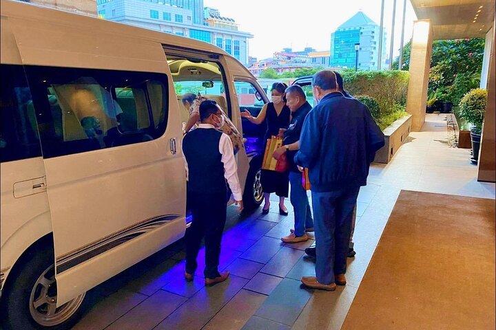 プライベートタクシー送迎 シェムリアップ - バンコク 車 - ミニバン