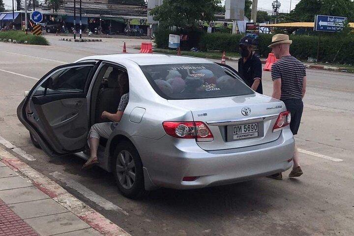 プライベートタクシー送迎 シェムリアップ - バンコク 車 - ミニバン