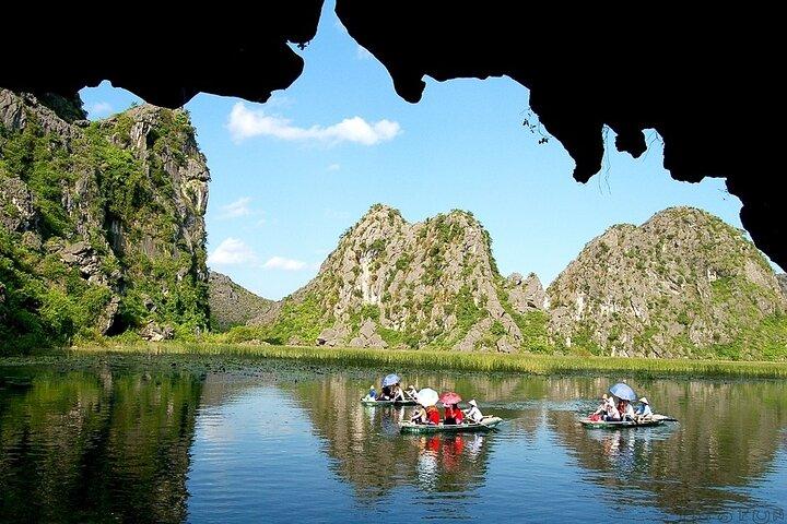 Liten grupp Hoa Lu - Tam Coc dagstur från Hanoi