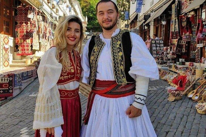 Enjoy the Bazaar in Traditional Costumes