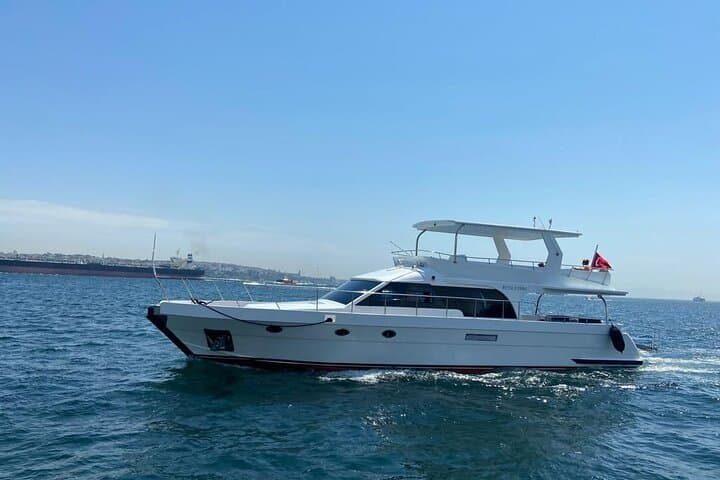 Private 2-Hour Bosphorus Cruise with Yacth