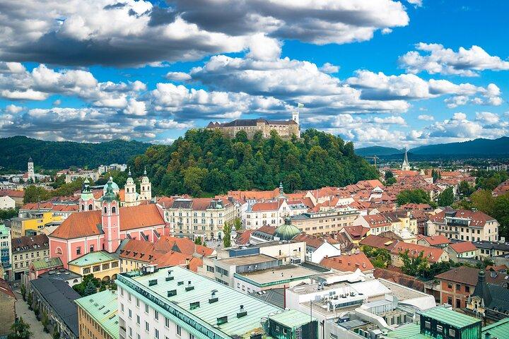 Private Ljubljana Walking Tour: Old Town, UNESCO & Market