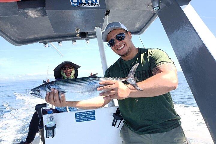 Día completo de pesca deportiva en alta mar en la playa de Coco, Guanacaste