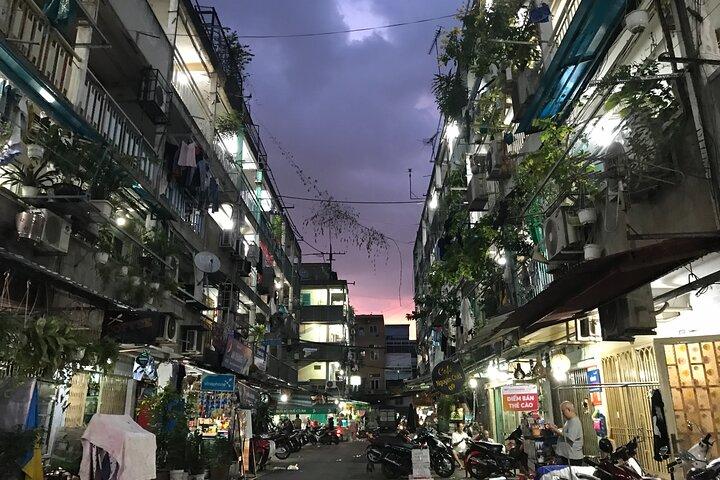 Privat hantverksöl och sightseeingäventyrstur på skoter i Ho Chi Minh City