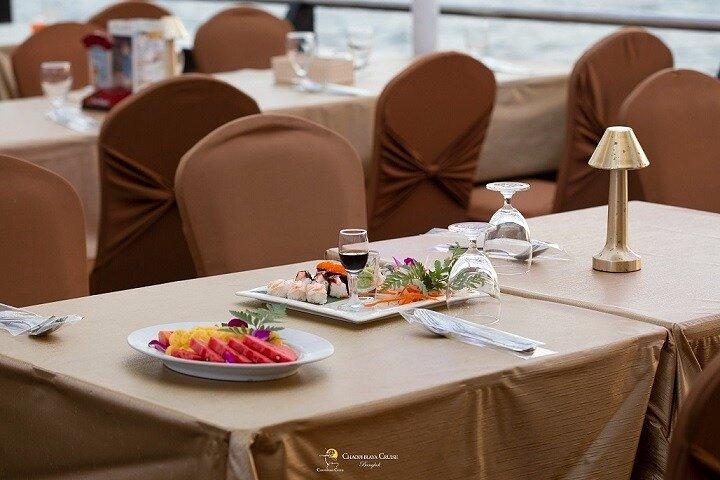 Cruzeiro Princesa Chao Phraya em Banguecoque