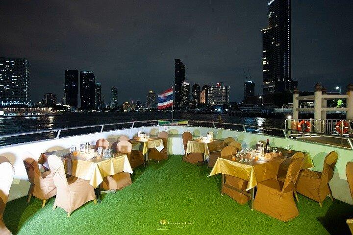 Cruzeiro Princesa Chao Phraya em Banguecoque