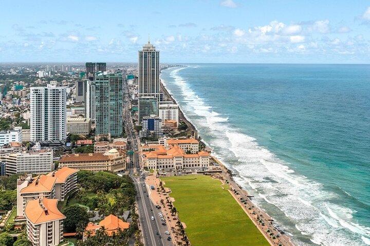 Privé-transfer van het Kandy Hotel naar Colombo City Hotel