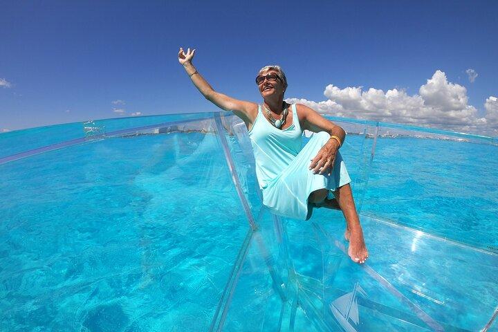 Clearboat: paseo en barco con fondo de cristal al mar Caribe
