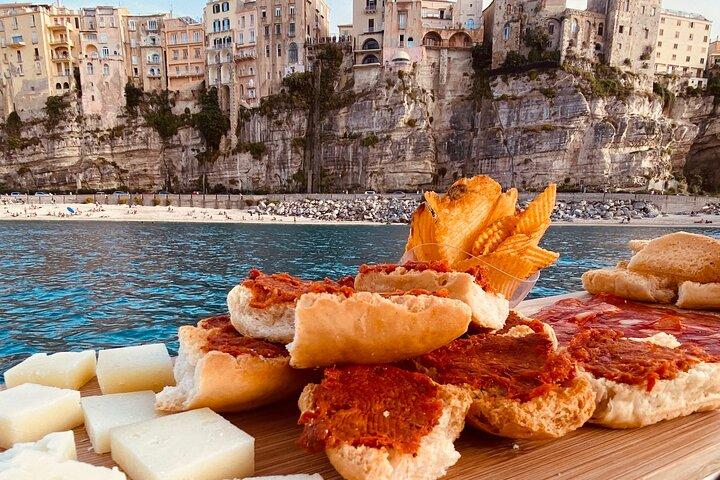Aperitivo ao pôr do sol (grupo)