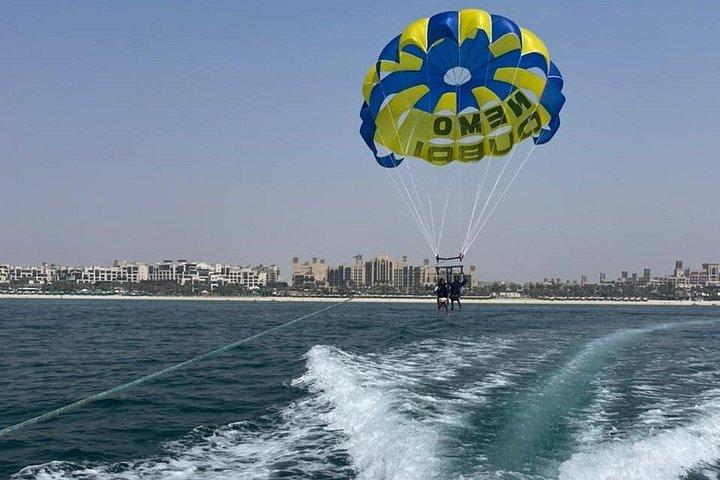 Parasailing i Dubai - Burj Al Arab View