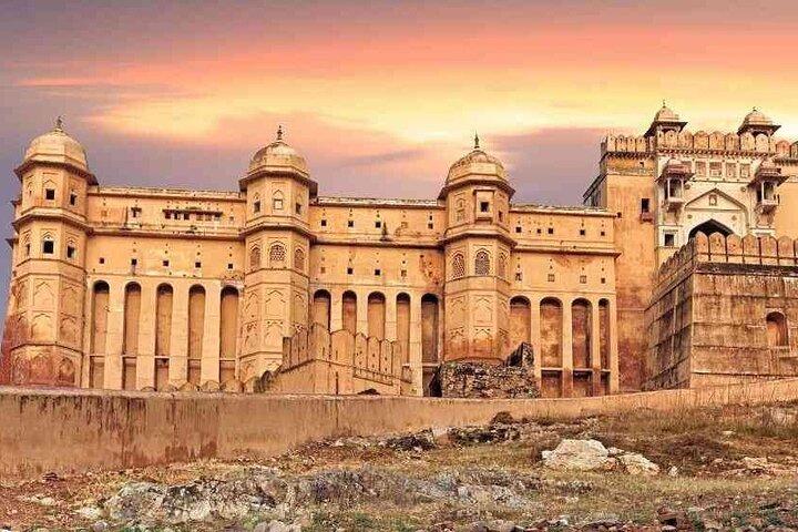 Tour guidato di 4 giorni a Jaipur, Ranthambore Tigers e Udaipur con safari e hotel