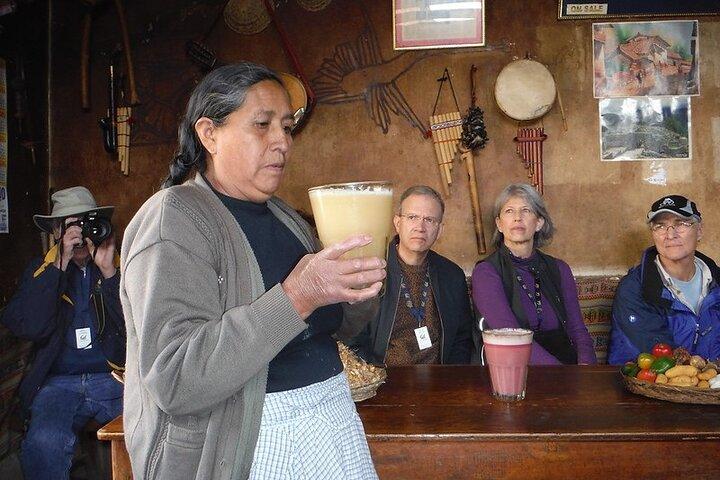 Tour em Pisac e Ollantaytambo com visita a uma fazenda e comida gourmet andina.