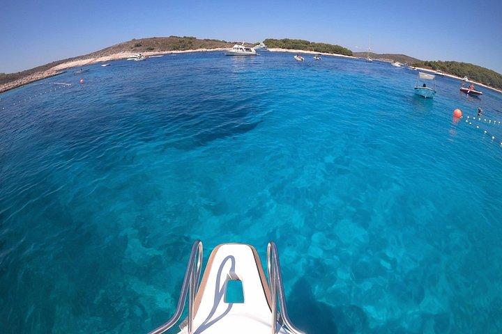 Blue Cave, Vis & Pakleni Islands Privates Schnellboot ab Hvar