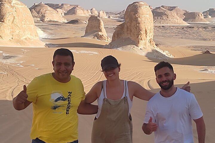 Black, White Desert och Bahariya Oasis privat camping över natten