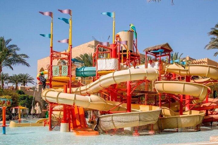 Hurghada: Billet til Makadi Water World Aqua Park med transfer og frokost