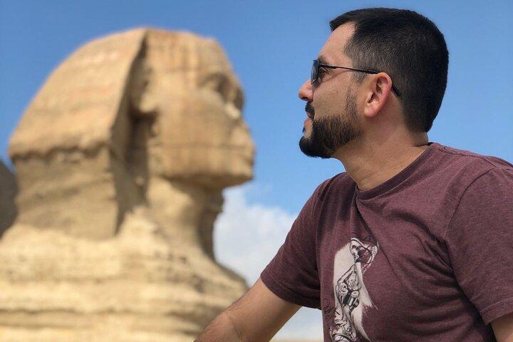 Giza Pyramids, Sphinx, Sakkara and City of Memphis Private Full Day Tour