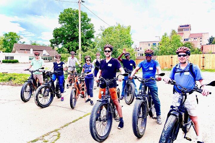 ボルダーの最高のガイド付きeBike Eバイクツアーに参加しましょう！電動eBike
