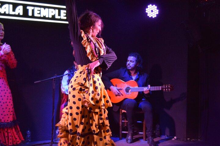 Eintritt zum Flamenco-Tempel La Sala in Madrid mit Tapas-Option