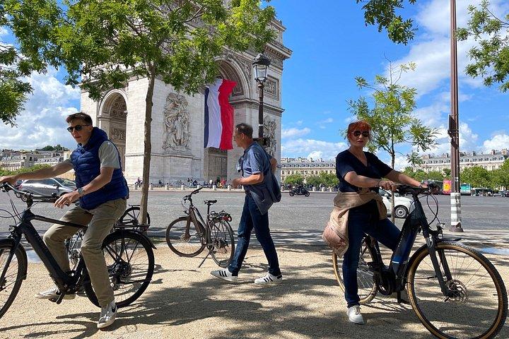 Paris: Highlights der Kleingruppe E-Bike Führung