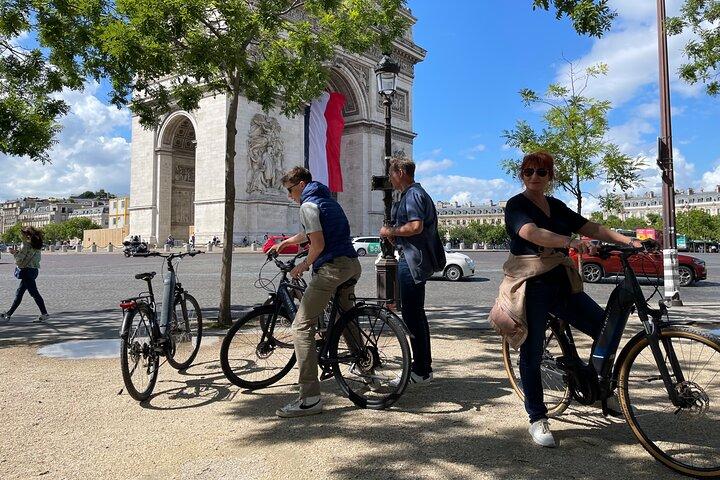Visite privée de 2,5 - Heure Paris E-Bike Highlights