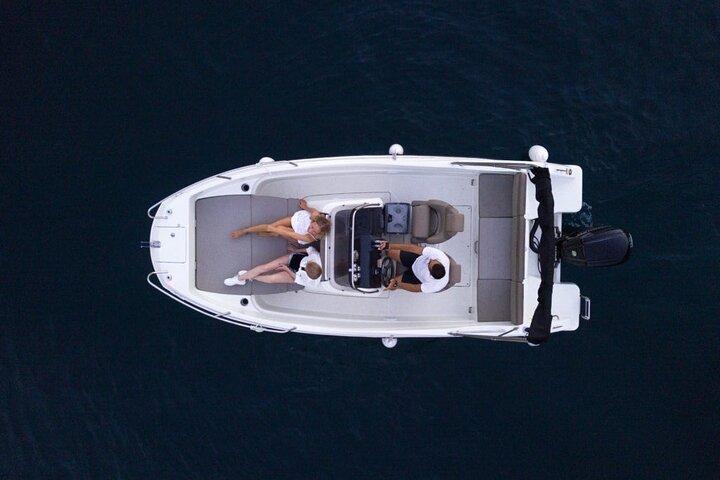 Quicksilver 555によるドゥブロヴニクからのプライベートエラフィティ諸島ツアー