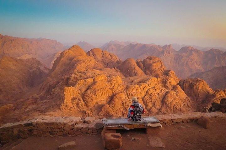 ダハブからのシナイ山の日の出と聖カタリナ修道院の旅